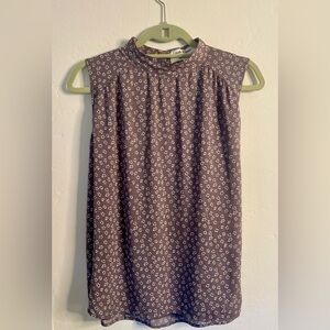 Cloth and Stone, made for Anthropologie, sleeveless, swing top. Size medium.